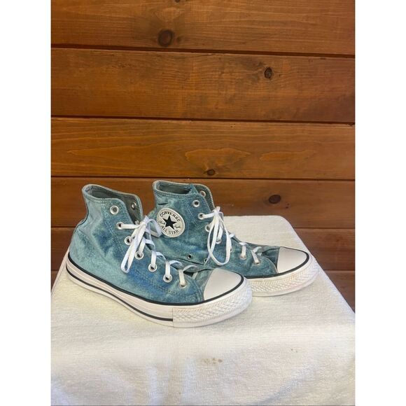 Converse Womans  Chuck Taylor All Star high-top sneakers in a teal velvet Sz 8 - Picture 1 of 8